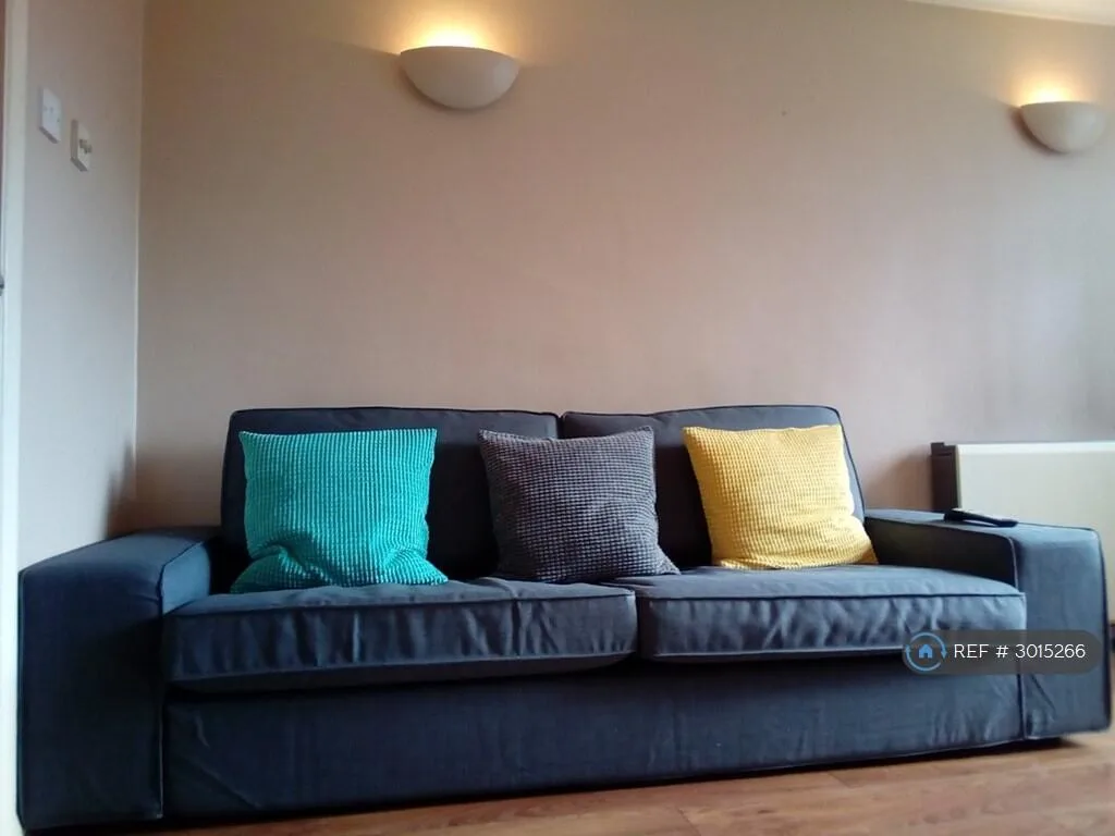 2 bedroom maisonette for rent