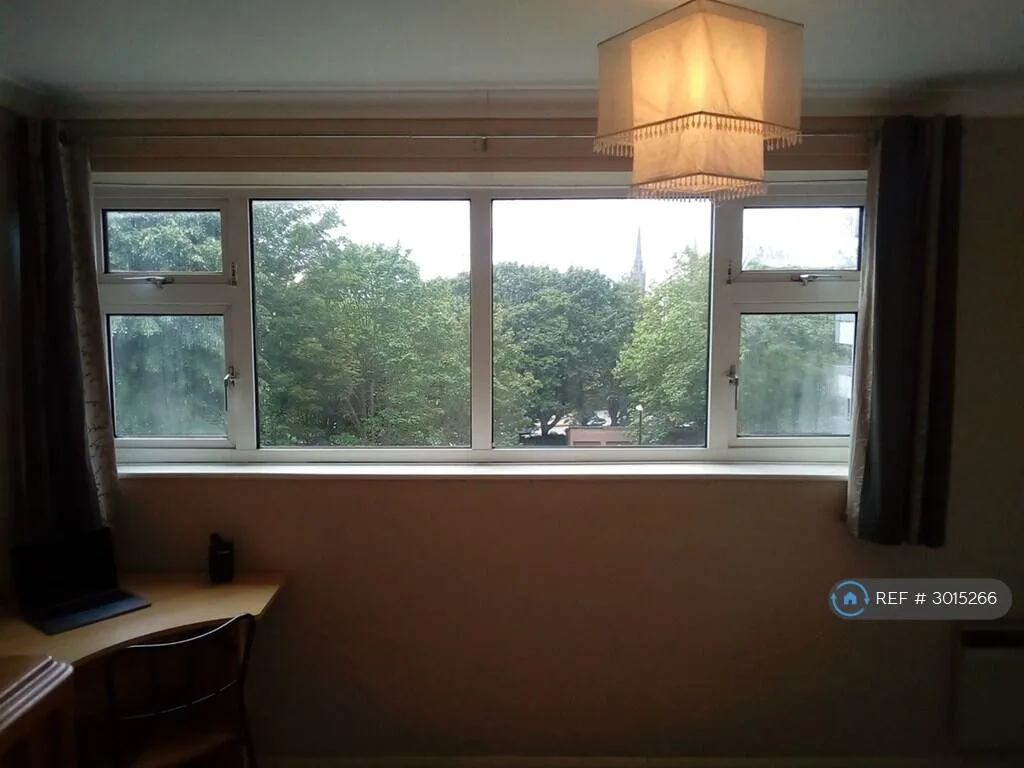 2 bedroom maisonette for rent