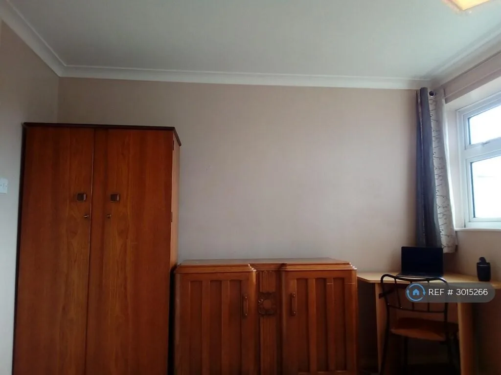 2 bedroom maisonette for rent