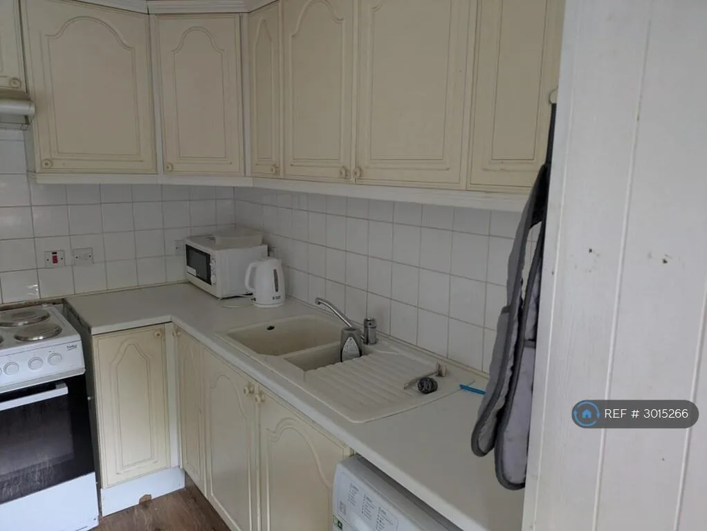 2 bedroom maisonette for rent