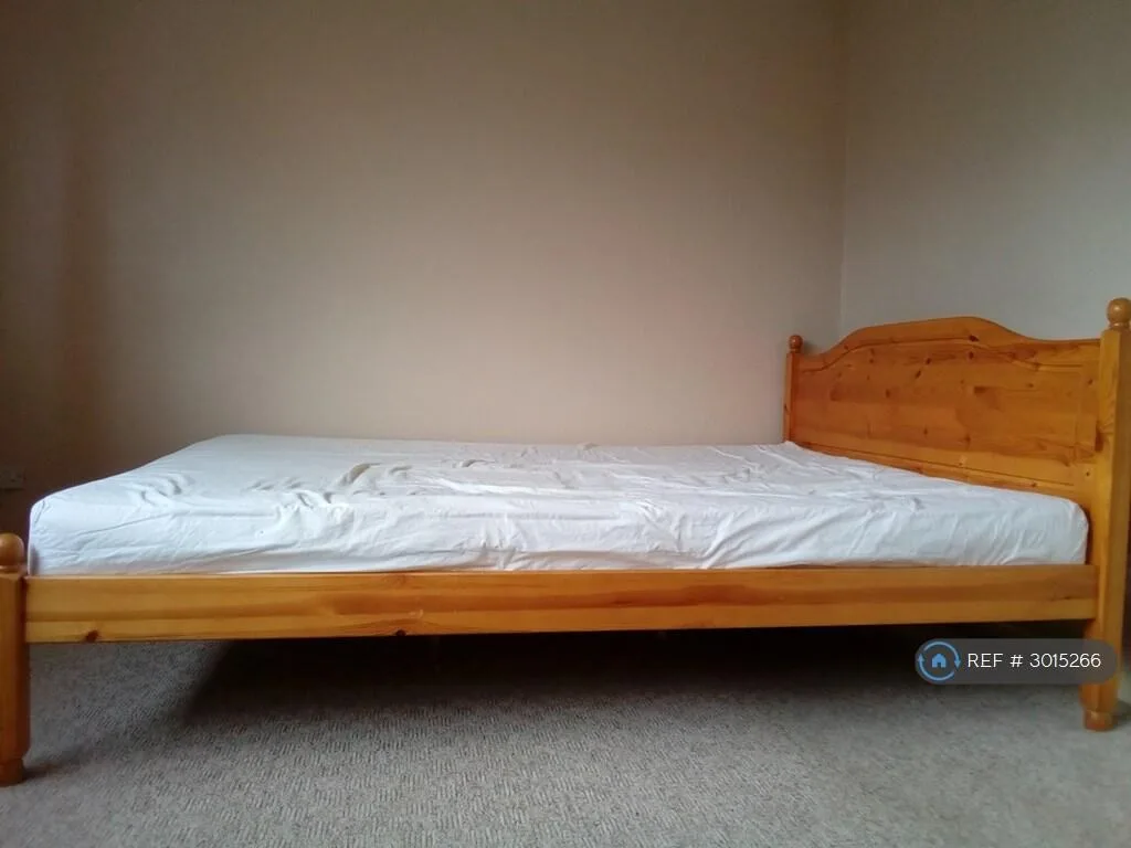 2 bedroom maisonette for rent