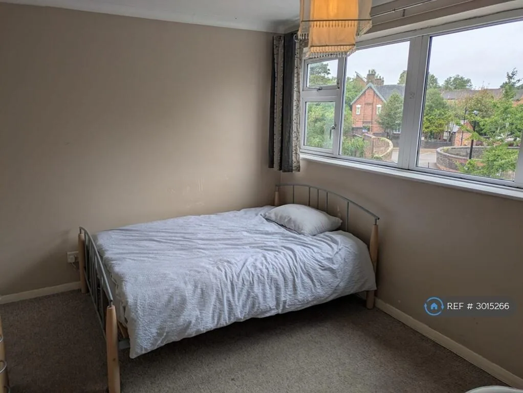 2 bedroom maisonette for rent