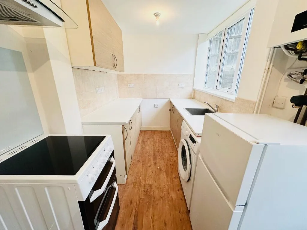 3 bedroom semi-detached house for rent