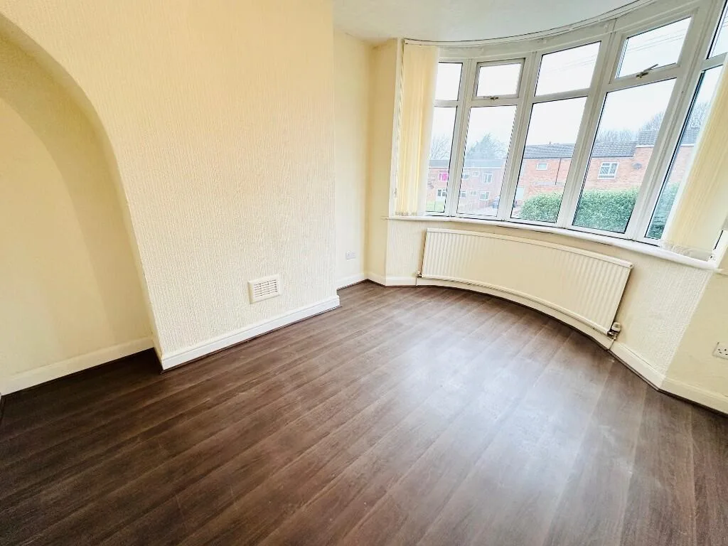 3 bedroom semi-detached house for rent