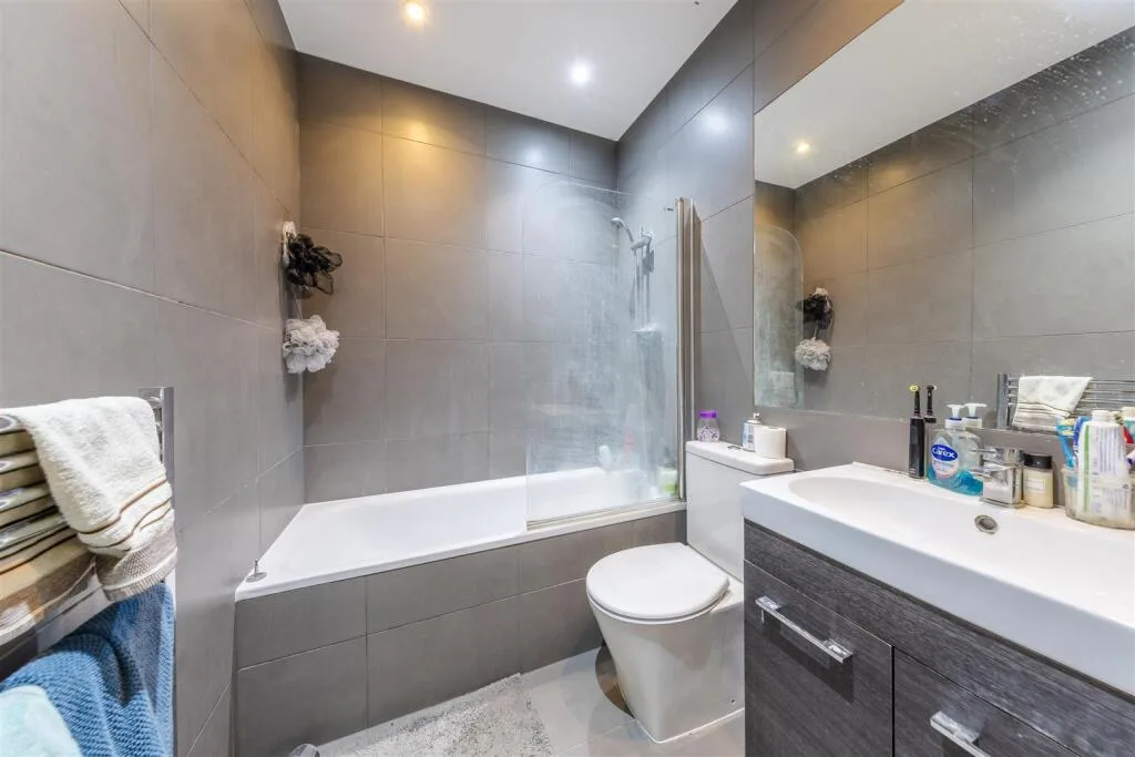 2 bedroom house for rent