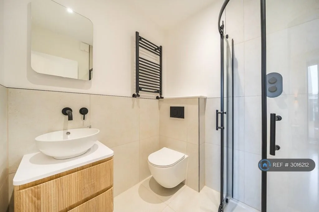2 bedroom penthouse for rent
