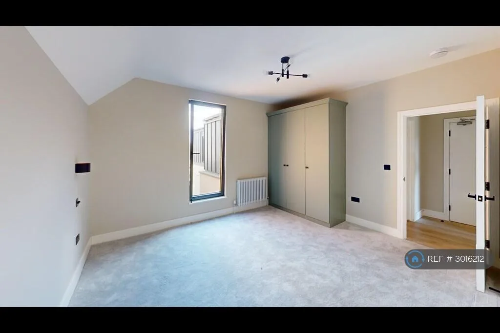 2 bedroom penthouse for rent