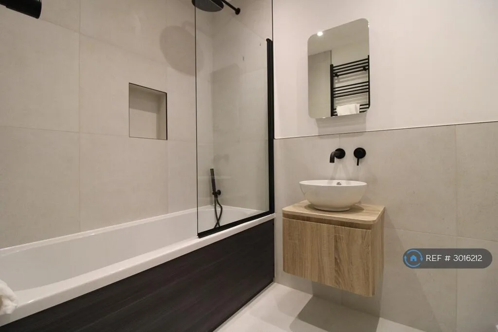 2 bedroom penthouse for rent