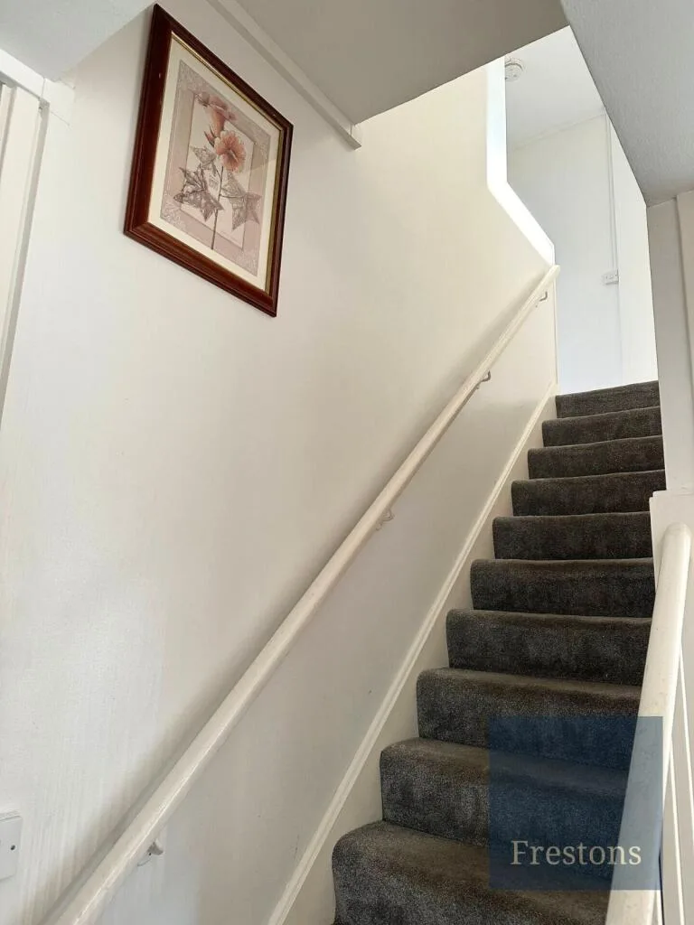 3 bedroom maisonette for rent