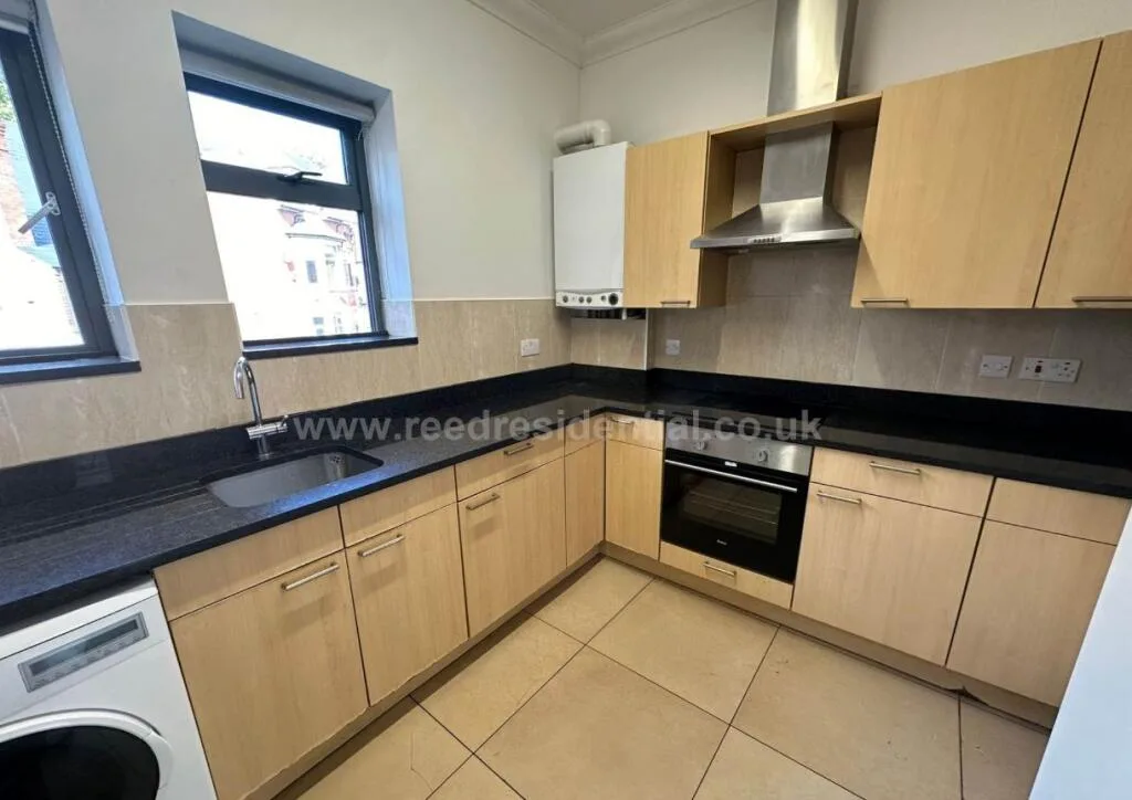 4 bedroom flat for rent