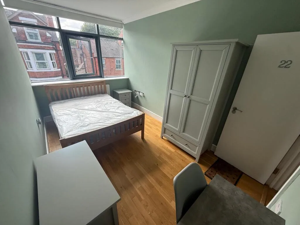 4 bedroom flat for rent