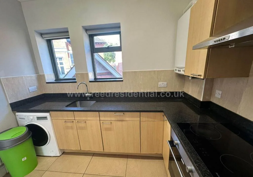 4 bedroom flat for rent