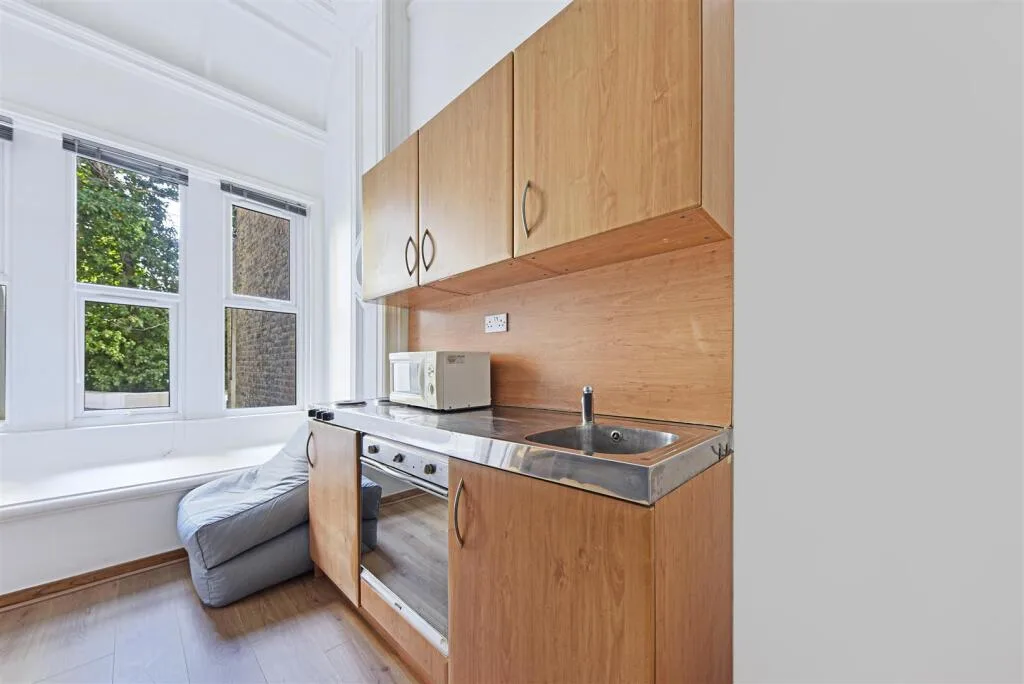 Studio flat for rent