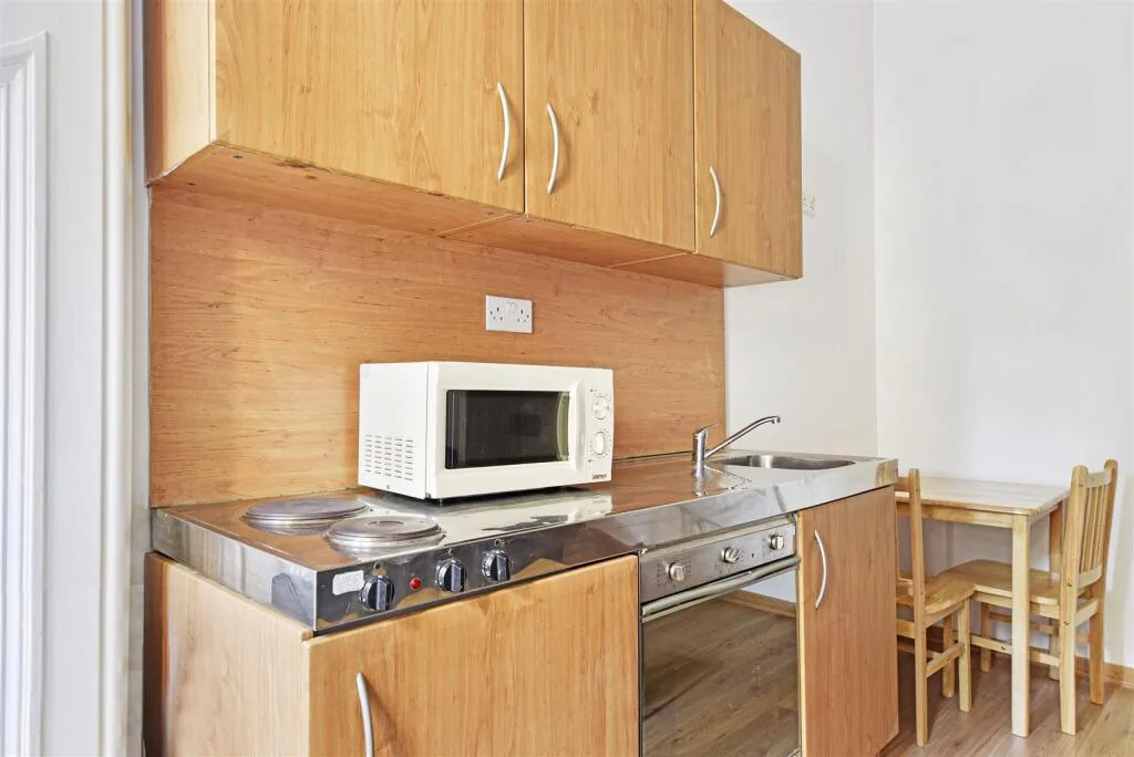 Studio flat for rent