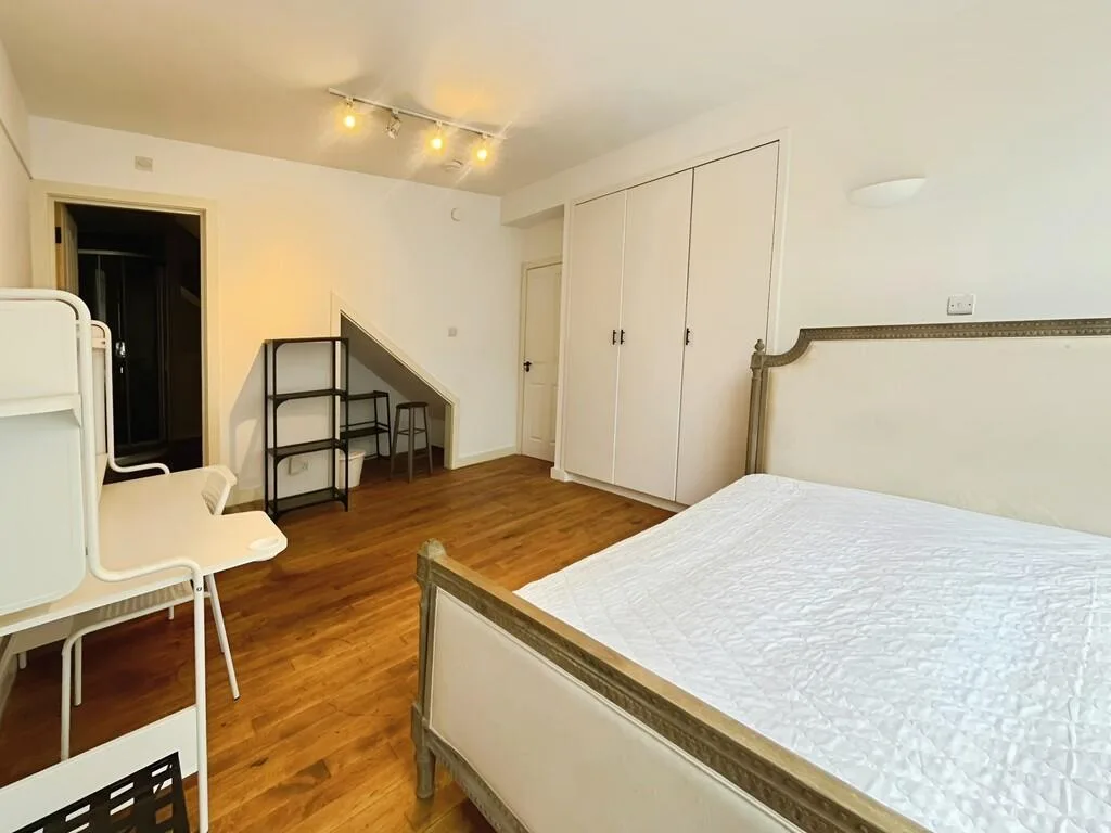 4 bedroom terraced house for rent