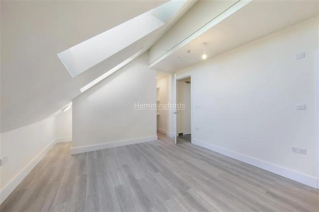 2 bedroom penthouse for rent