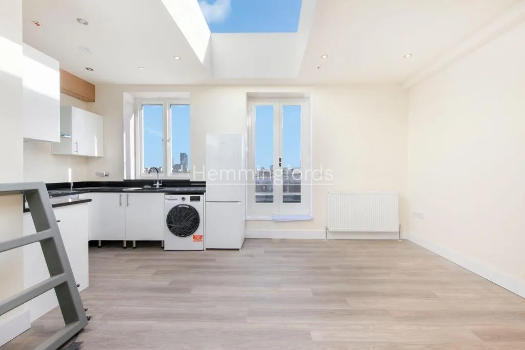 2 bedroom penthouse for rent