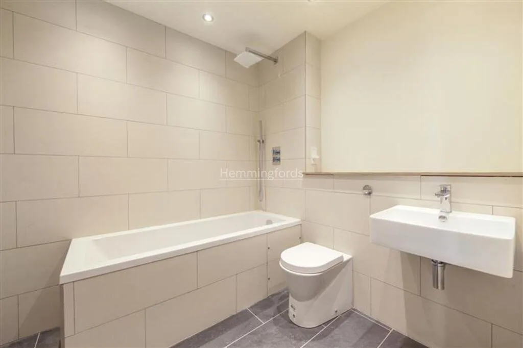 2 bedroom penthouse for rent