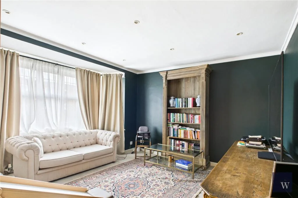 4 bedroom semi-detached house for rent