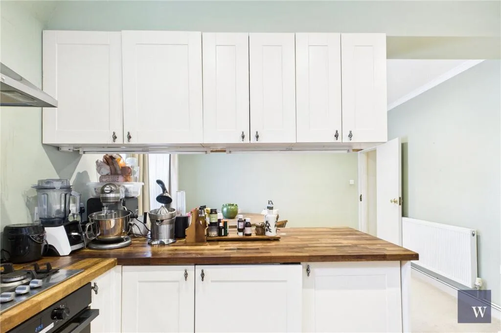 4 bedroom semi-detached house for rent