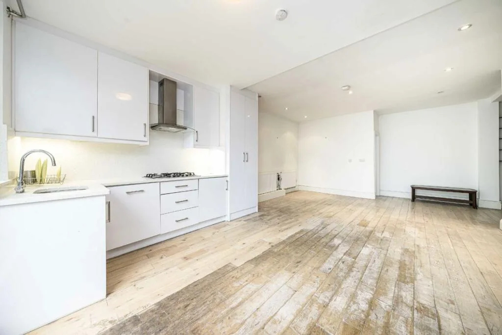 3 bedroom flat for rent