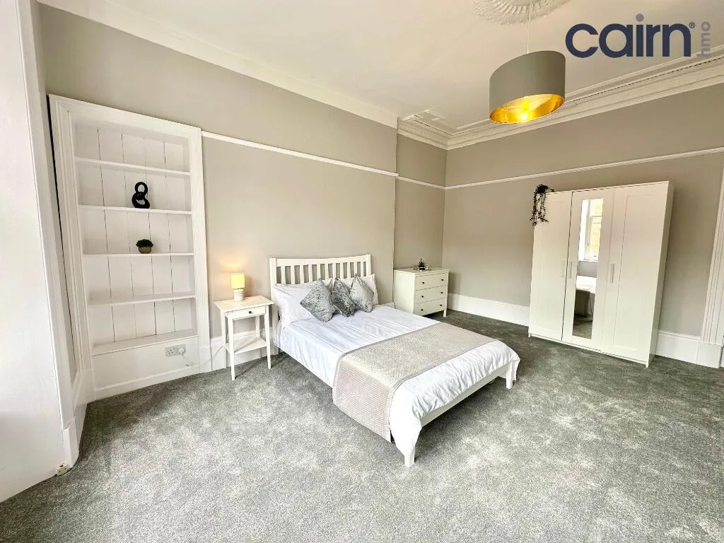 5 bedroom flat for rent