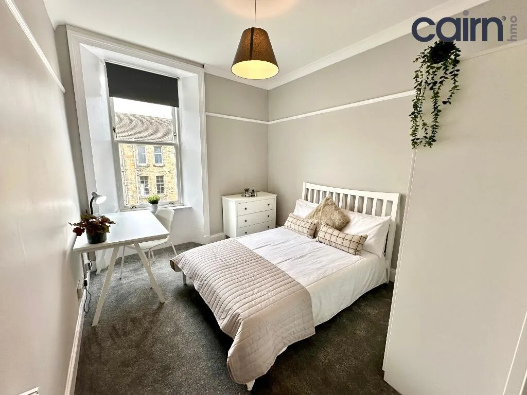 5 bedroom flat for rent