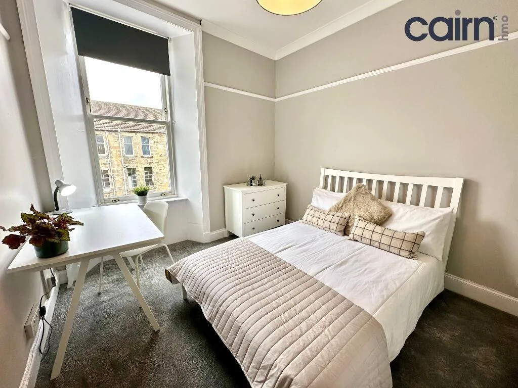 5 bedroom flat for rent