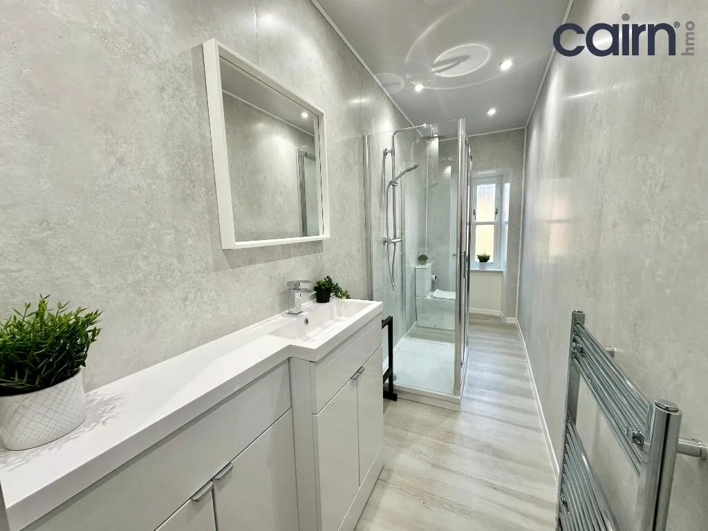 5 bedroom flat for rent