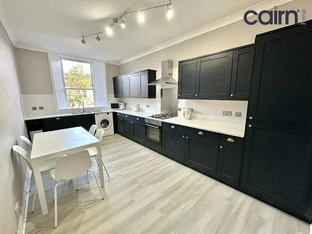 5 bedroom flat for rent