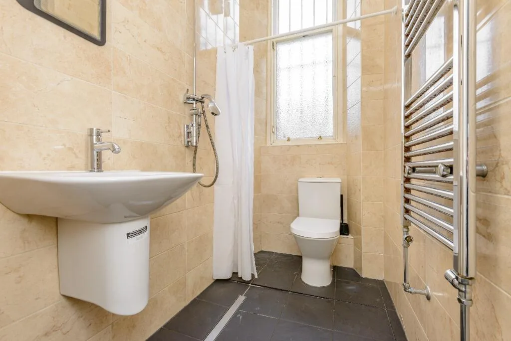 3 bedroom flat for rent