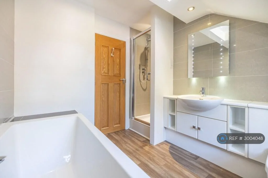 4 bedroom detached house for rent