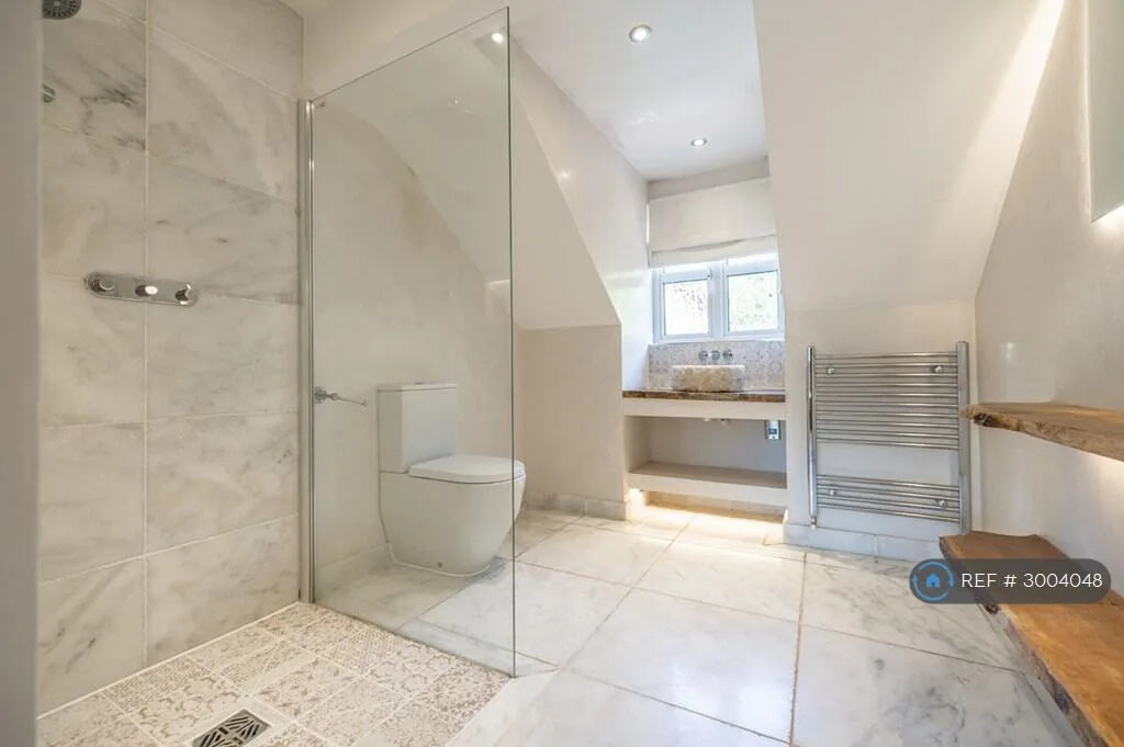 4 bedroom detached house for rent