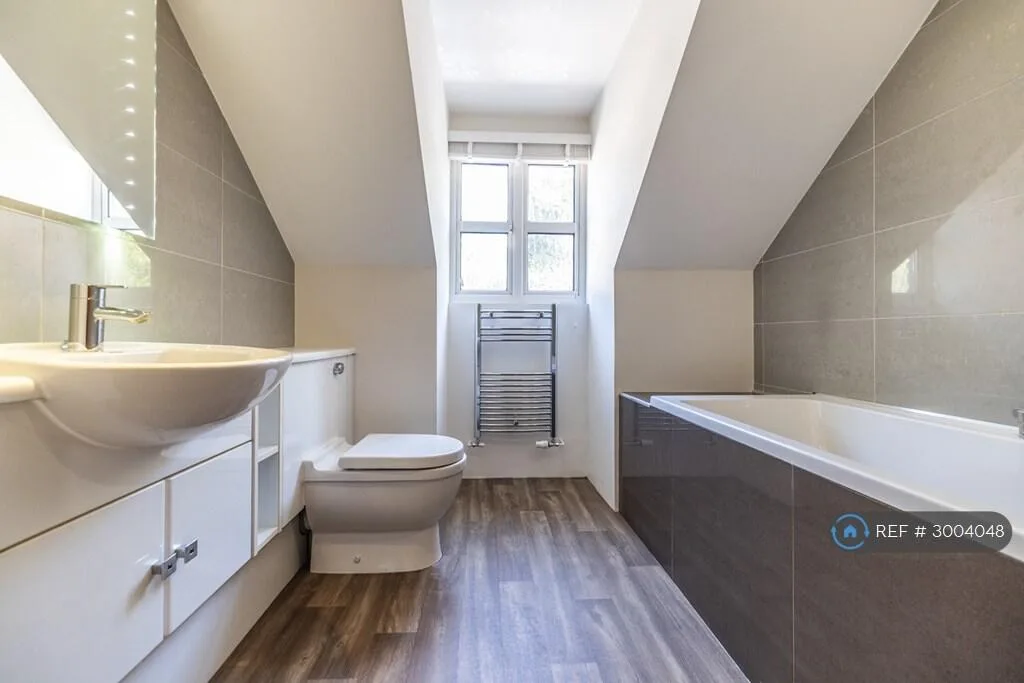 4 bedroom detached house for rent