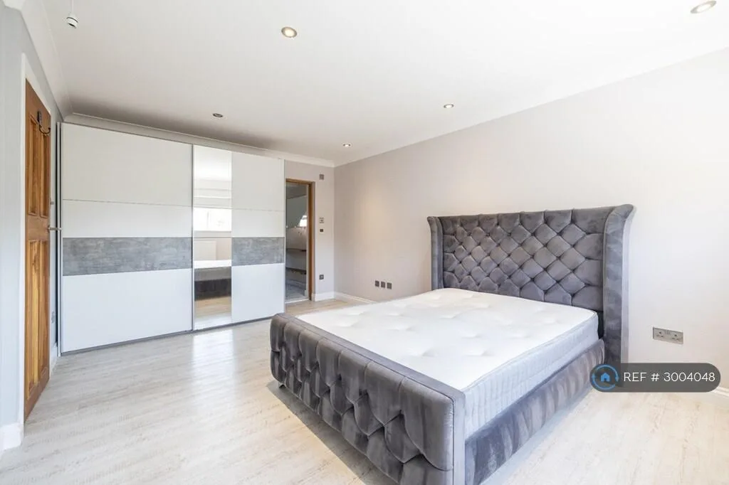 4 bedroom detached house for rent