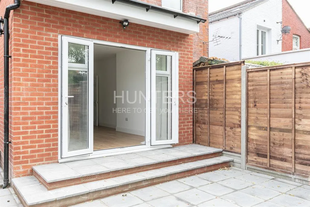 3 bedroom flat for rent