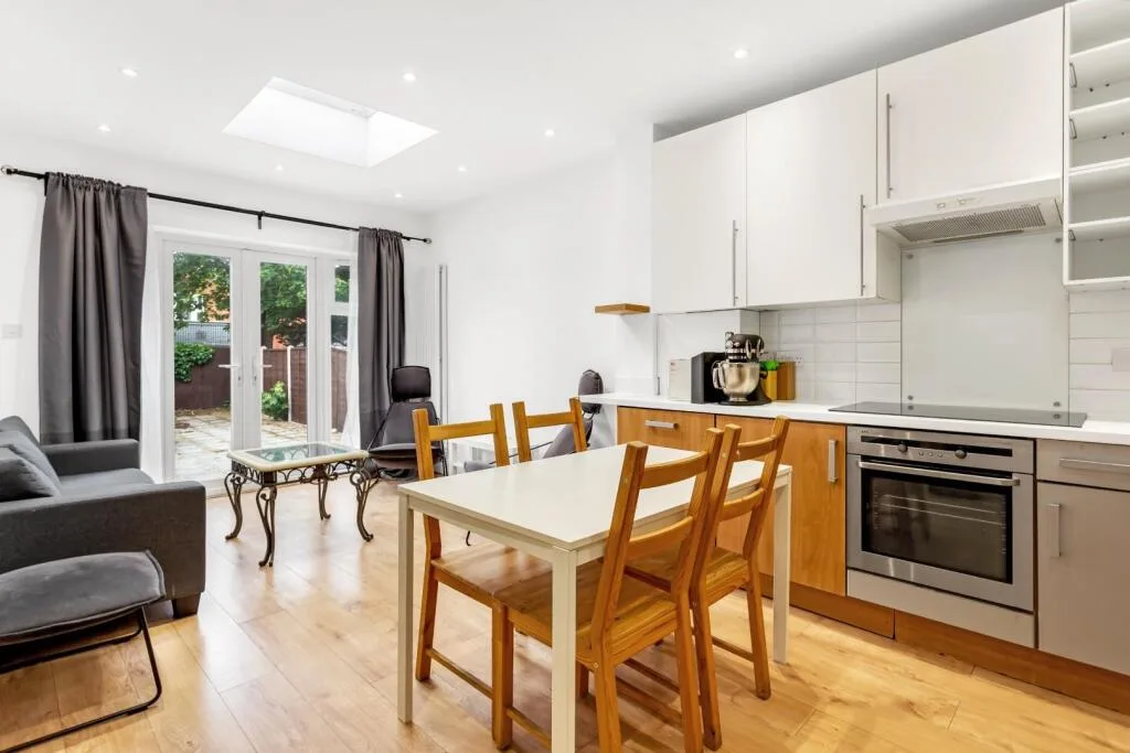 3 bedroom flat for rent