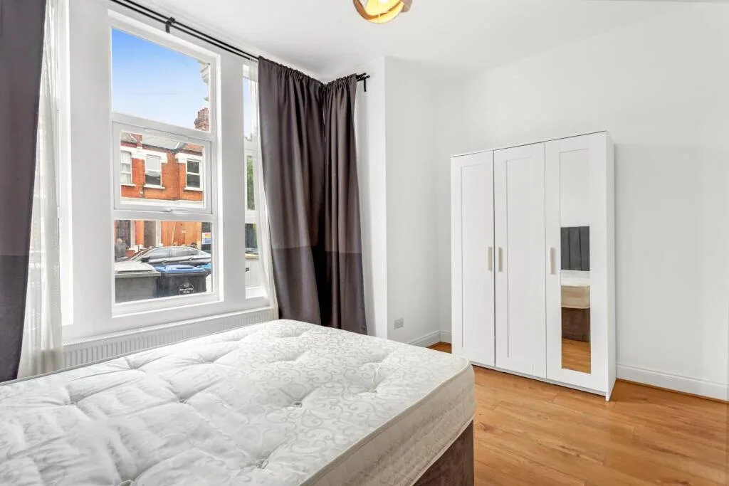 3 bedroom flat for rent