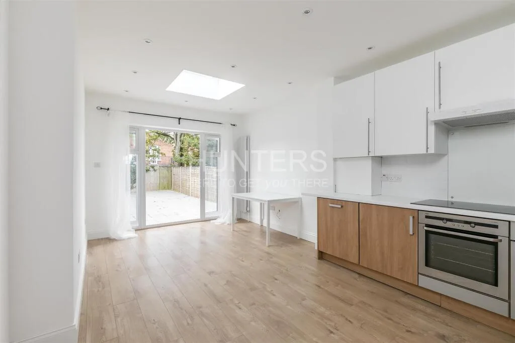 3 bedroom flat for rent