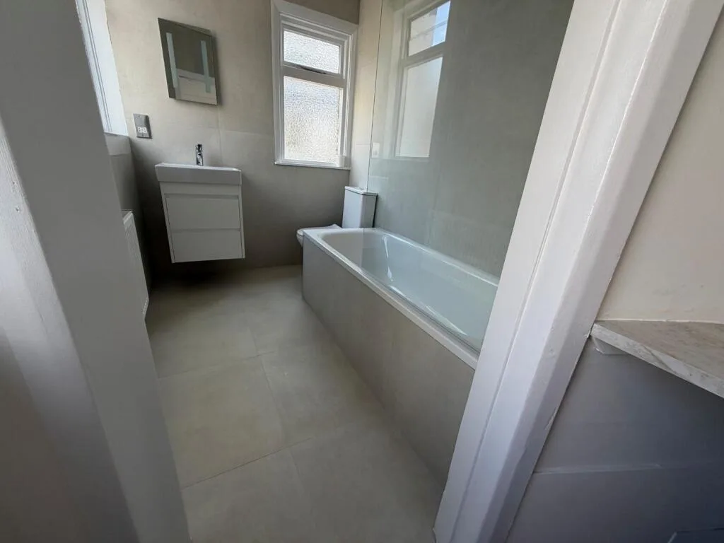 2 bedroom maisonette for rent