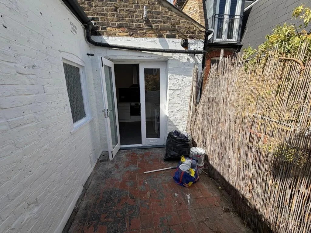 2 bedroom maisonette for rent