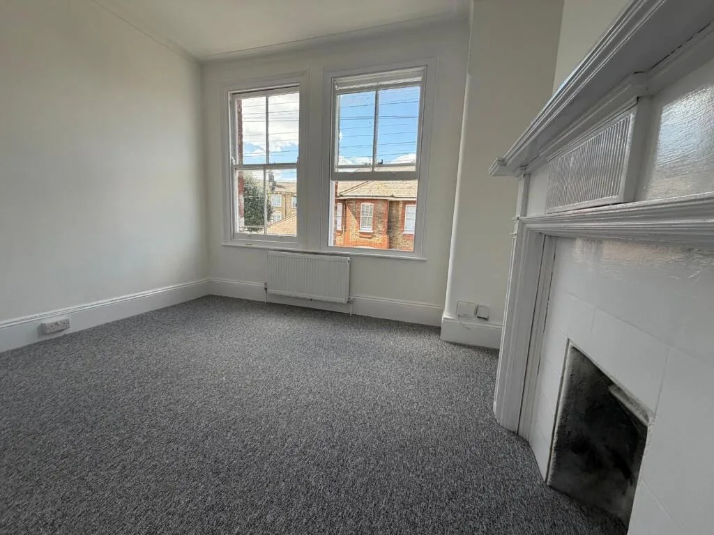 2 bedroom maisonette for rent