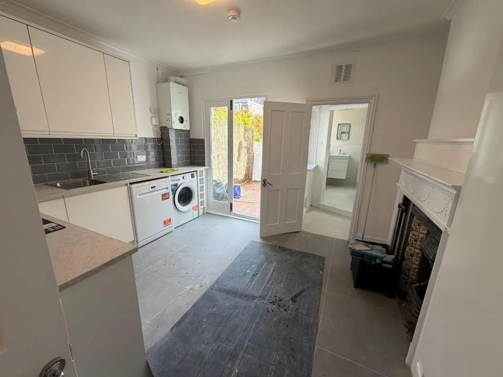 2 bedroom maisonette for rent