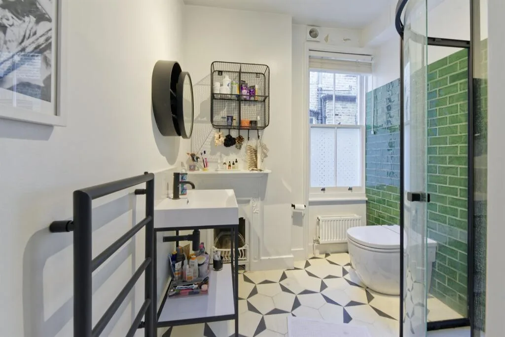 2 bedroom maisonette for rent
