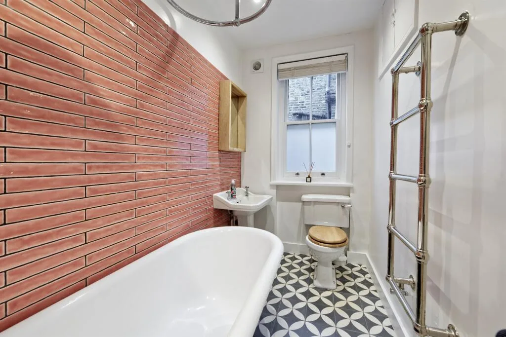 2 bedroom maisonette for rent