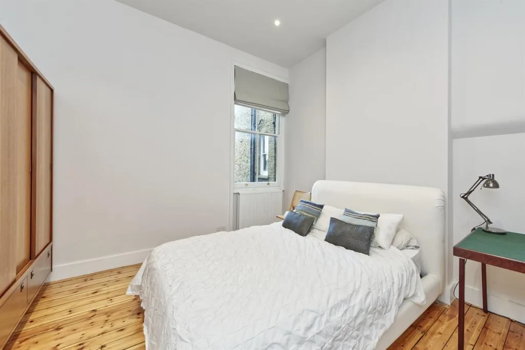 2 bedroom maisonette for rent