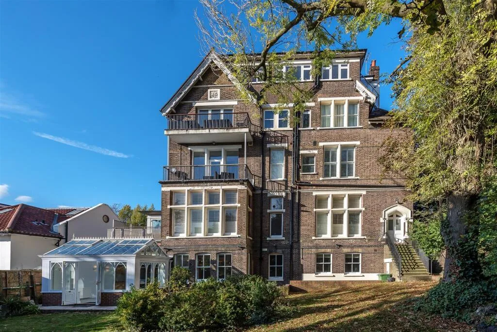 2 bedroom flat for rent