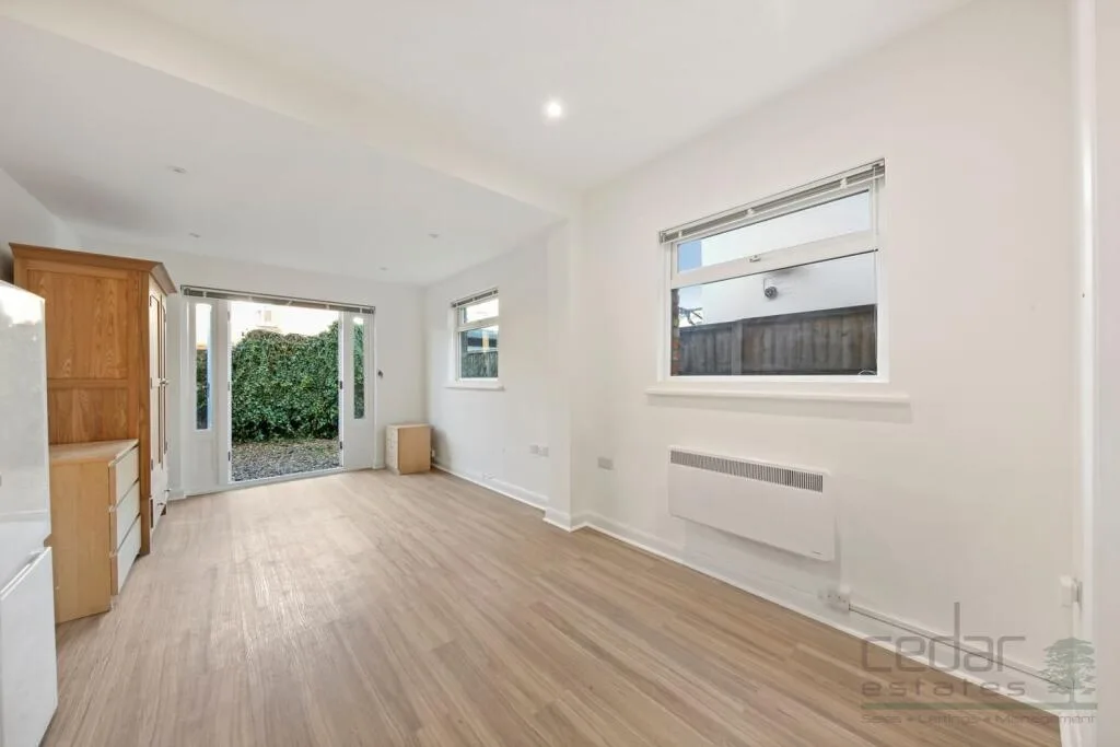 Studio flat for rent