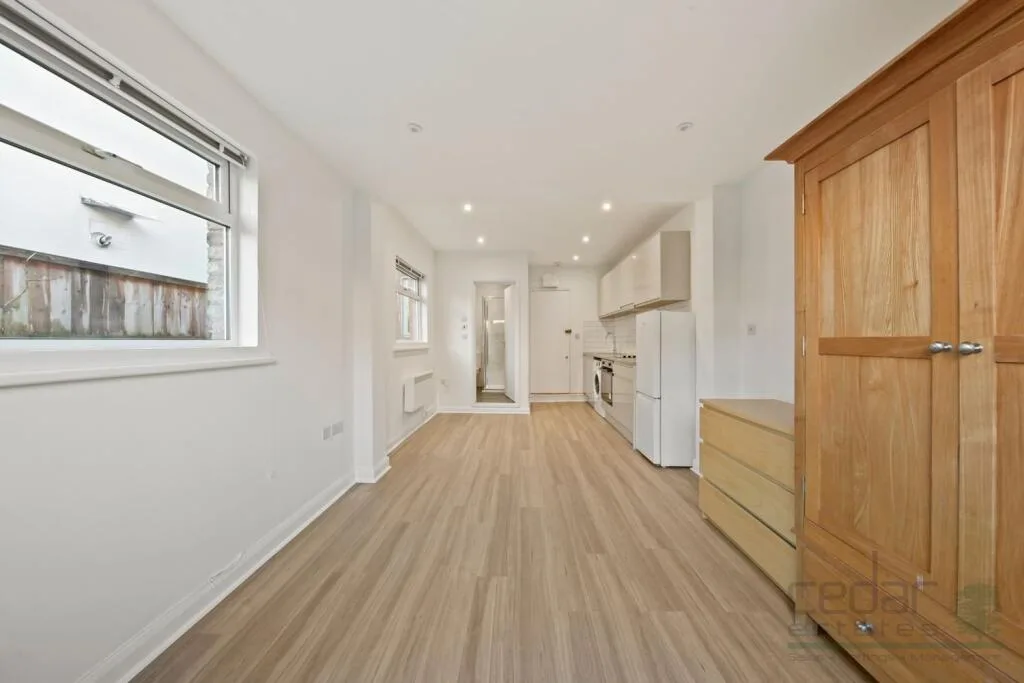 Studio flat for rent