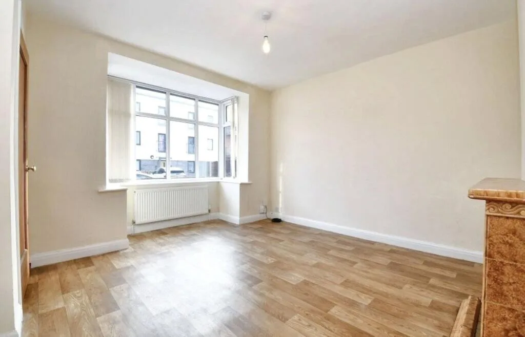 2 bedroom end of terrace house for rent